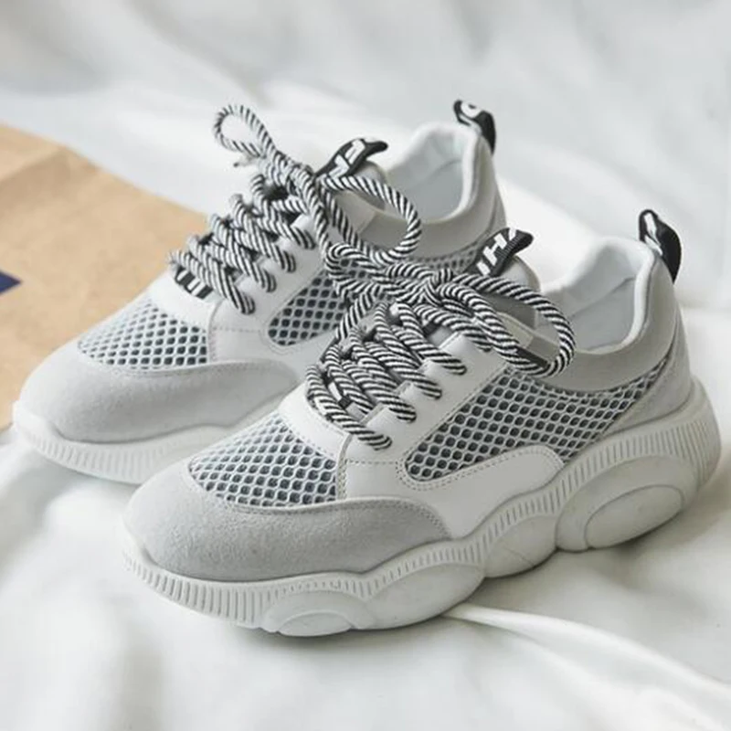 Новые осенние сетчатые женские кроссовки на платформе с милым медведем Модные