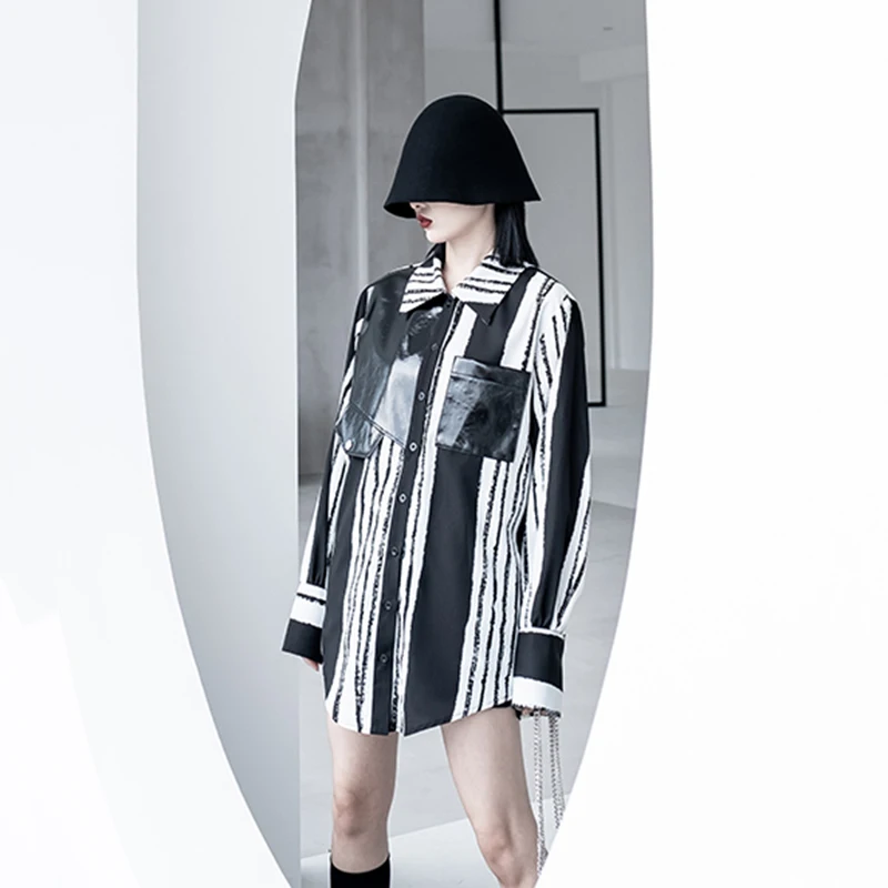 

[EAM] Women Black Striped Pu Leather Spliced Blouse New Lapel Long Sleeve Loose Fit Shirt Fashion Spring Autumn 2021 1DD5236