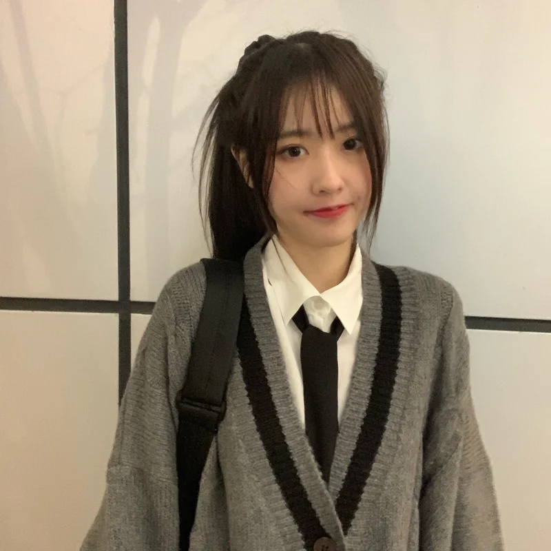 Кардиган женский вязаный демисезонный с длинным рукавом реглан V-образным