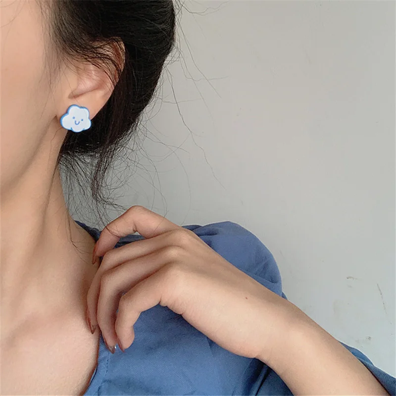 Женские акриловые асимметричные серьги-гвоздики AOMU простые белые Асимметричные