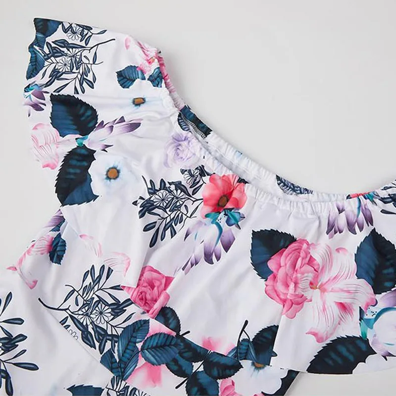 

Women Playsuits for Streetwear Patchwork Design Belt Decor One Neck Off Shoulder Short Sleeve Print Summer Slim Jumpsuits 2021