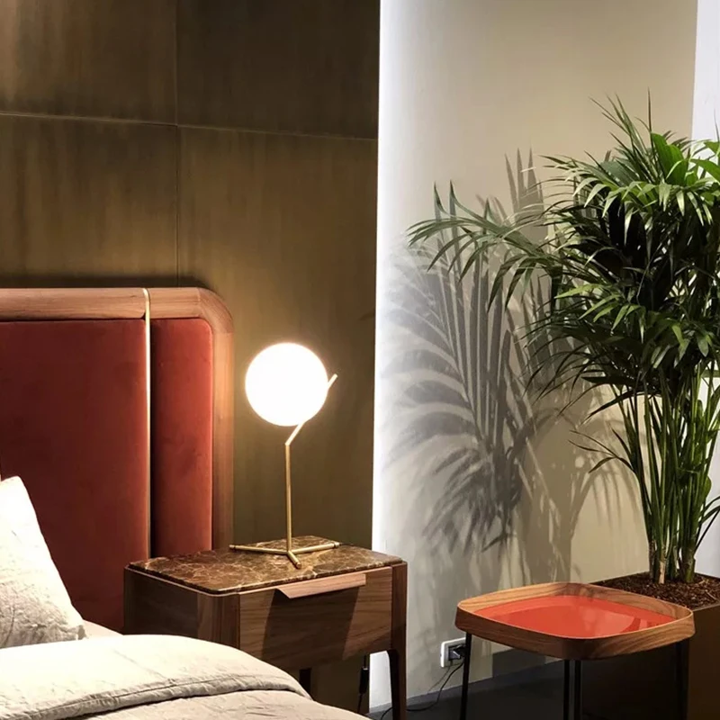 Современная стеклянная настольная лампа в виде шара E27 Скандинавская Настольная