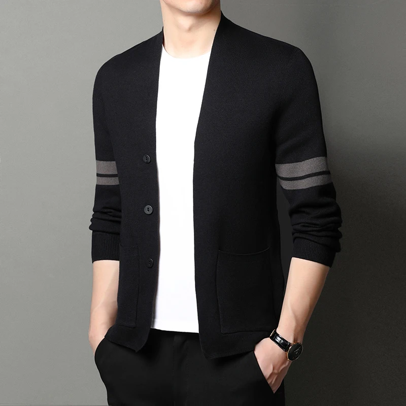 

2021 knitting cardigan male v-neck outer wear in the spring and autumn light fashion handsome recreational sweater