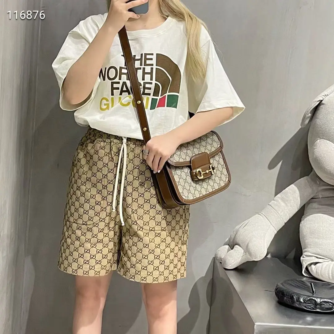 

Suit Suit Women's 2021 Fashion Trend Comfortable Jacquard Top + 2-piece 5-inch Pants Set