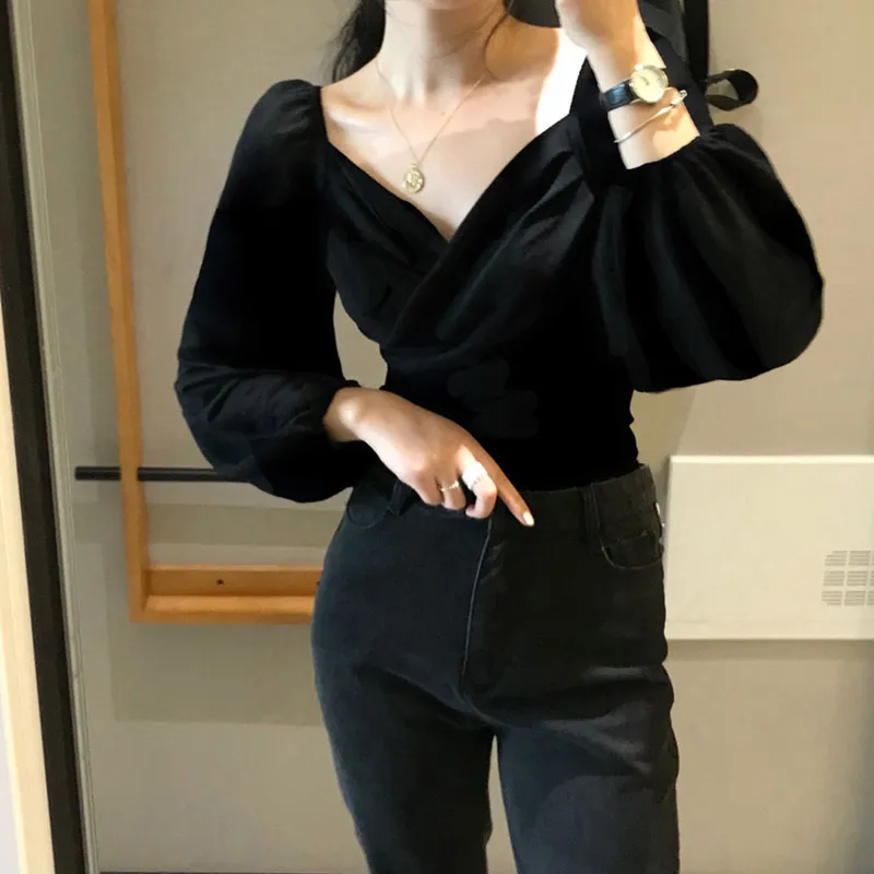 

KUSAHIKI Velour Slim Short Top Blouses Korean Cross V-neck Lantern Sleeve Shirt 2021 Spring New Elegant Blusas Mujer Moda 6G163