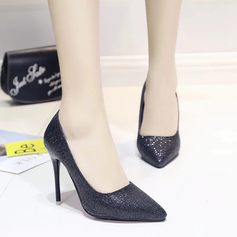 Женские туфли-лодочки на высоком тонком каблуке золотистые/Серебристые с острым