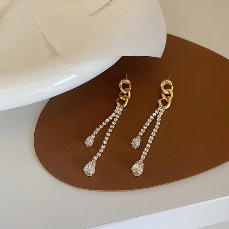 

2020 Korean New Fashion Long Tassel White Crystal Drop Pendientes Mujer Moda Elegant Zircon Dangle Earings Aesthetic Jewelery