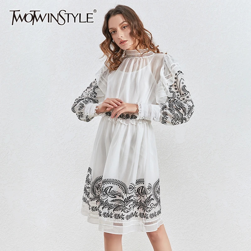 TWOTWINSTYLE выдалбливают платье с принтом для женщин Стенд воротник фонарь длинным