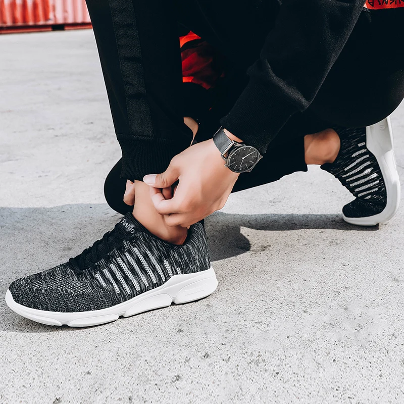 

Лидер продаж; Модная обувь; Распродажа; Повседневные однотонные удобные спортивные мужские дышащие весенние кроссовки для мужчин; Белые мо...
