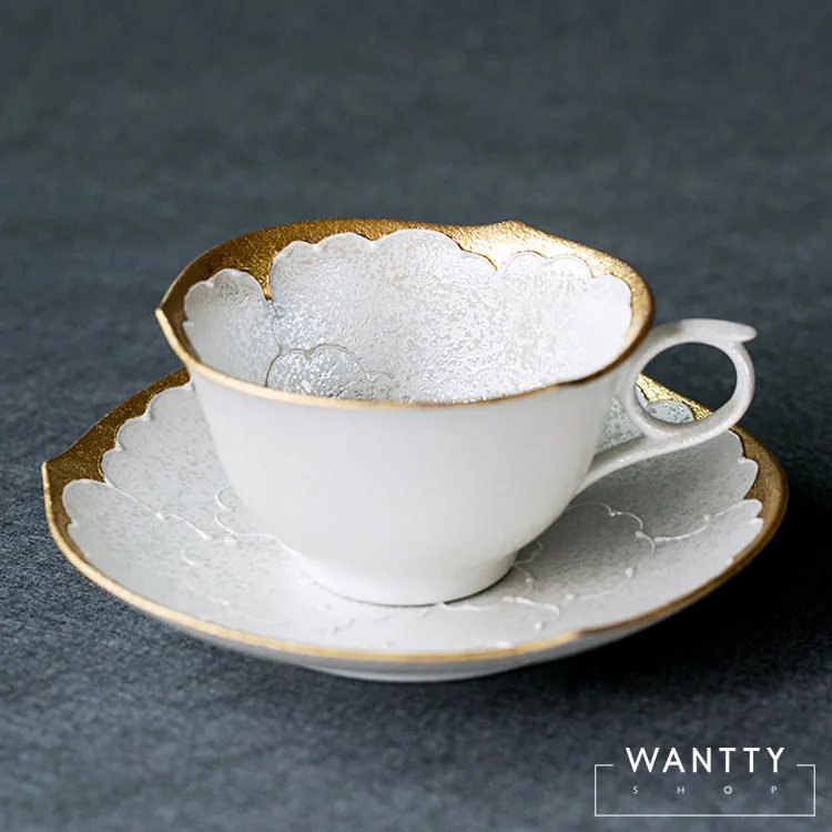 

Royal Luxury Tea Cup Set European Gold Rim White Vintage Coffee Cup Set Espresso Cute High Quality Xicara Drinkware EB50BD