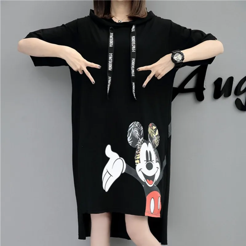 Платье-свитшот женское с коротким рукавом и капюшоном повседневное подиумное