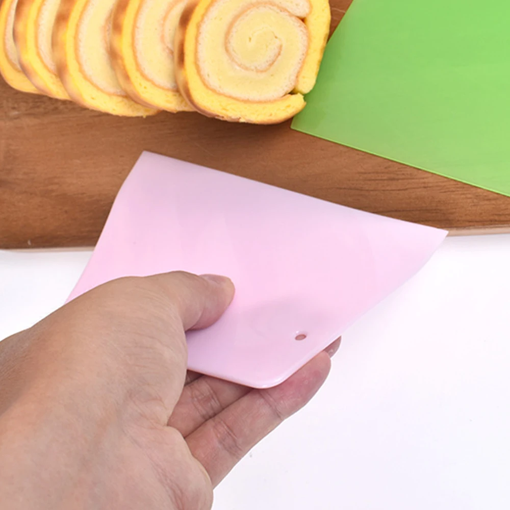 

DIY Cream Spatula Pastry Pizza Cutter Fondant Dough Scraper Cake Plastic Dispenser Pastry Baking Tool Kitchen Accessories