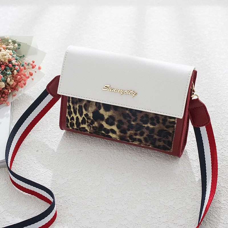 

womens hands female 2021 new fashion leopard print single shoulder printing small square bag trend mobile phone zero purses