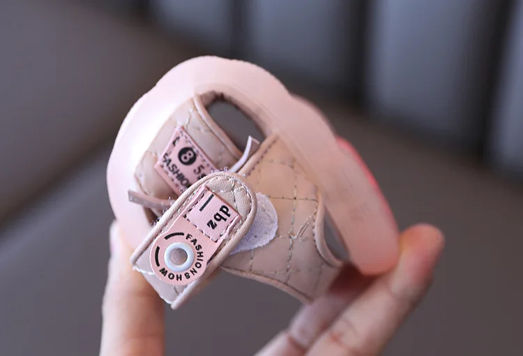 

2021 Summer New Girls' Bow Sandals Children's Open-toed Soft-soled Baby Toddler Sandals Girls Light Up Beach Casual Sandals