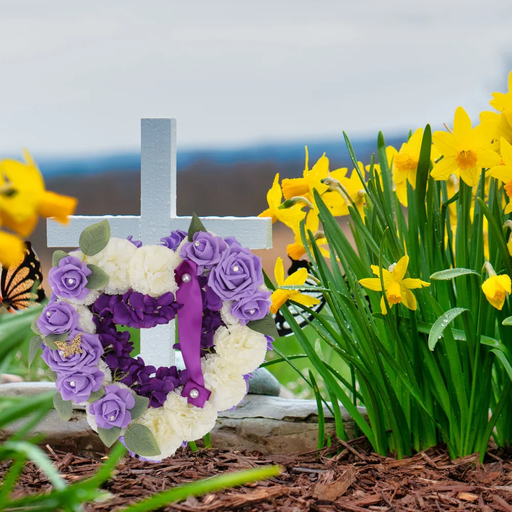 

1pc Graveyard Wreath Artificial Mourning Garland Lifelike Fake Mourning Wreath