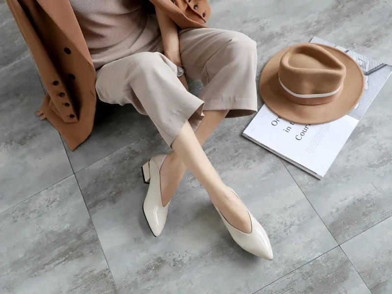 

Dilalula Hot Sale Women Pumps Autumn Spring Slip On Med Chunky Heels Patent PU Office Ladies Shoes Woman 33 40