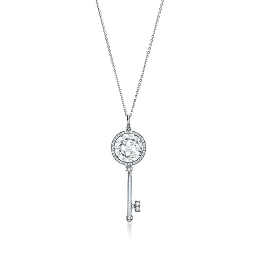 

The new fashion gem-set vines circular key necklace