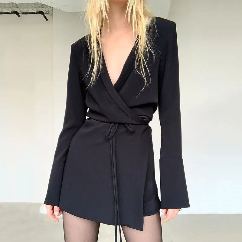 

Streetwear Lace up Wrapped Blazer Flare Long Sleeve Black White Blazer Coat Women 2022 Spring Female Turndown Collar Blazer New