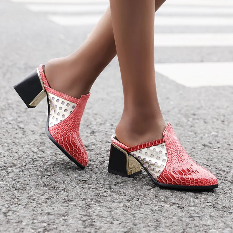 Мюли женские с острым носком сандалии на толстом каблуке крокодиловый узор