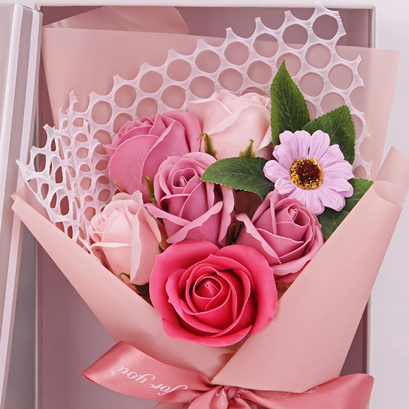 

Artificial Flower Hand Bouquet 7 Rose Soap Bouquet Gift Box Valentine's Day Christmas Gift