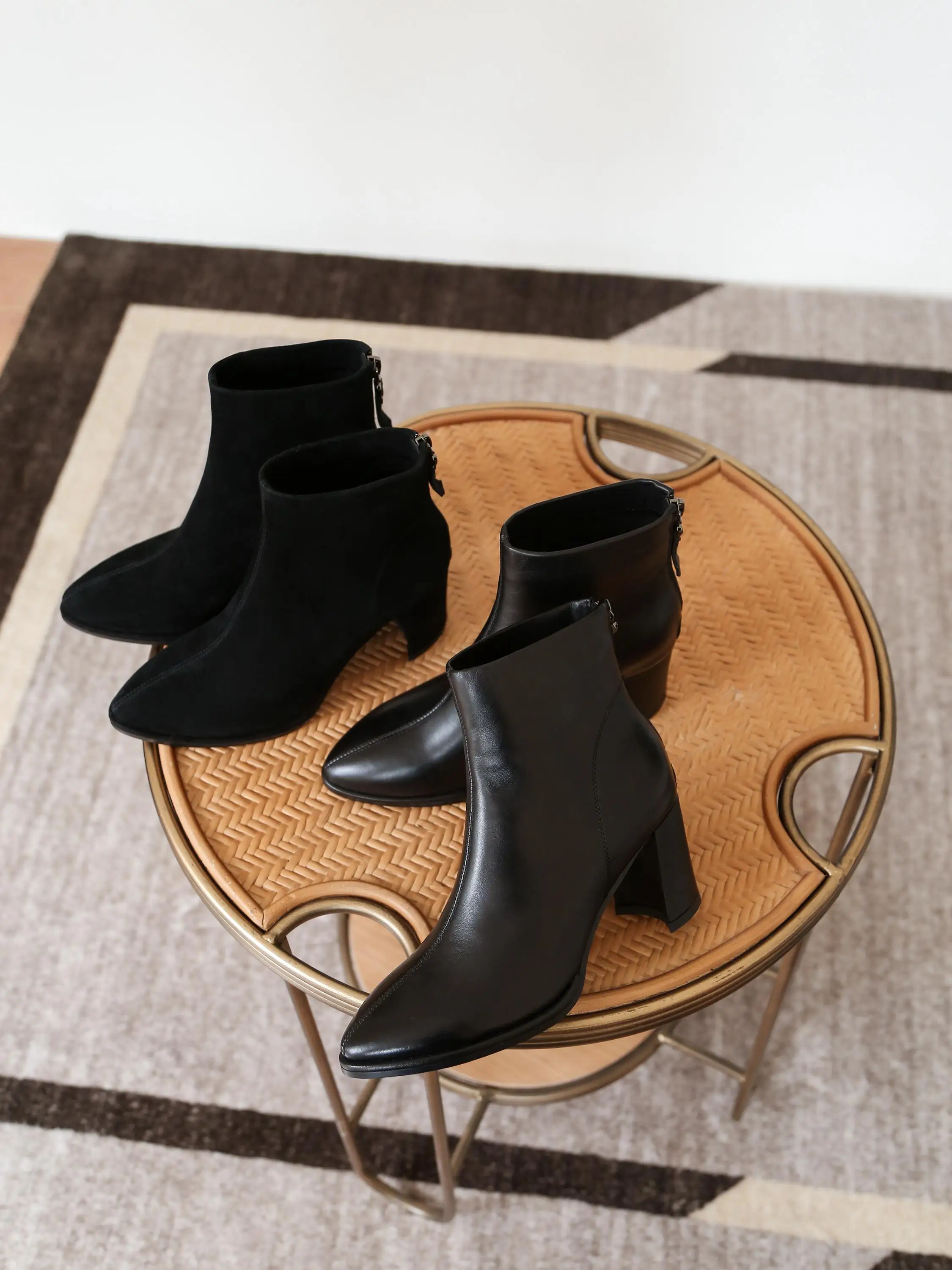 

Vichelo Hot large size fashion boots sheep suede european streetwear pointed toe thick high heel back zip mature ankle boots L55