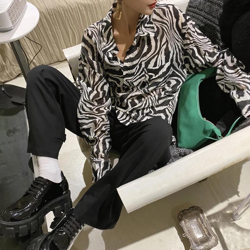 Блузка Женская Весенняя полосатая однобортная с V-образным вырезом | одежда