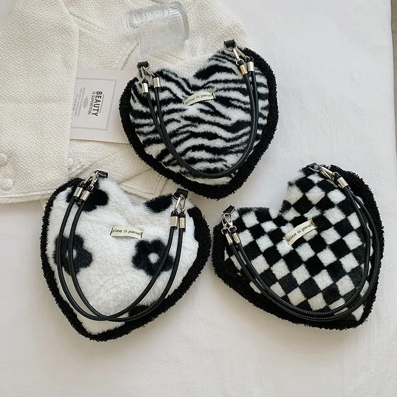 

New Trendy Faux Fur Heart Shaped Purse Women Winter Soft Furry Handbag Leather Handle Ladies Underarm Shoulder Bag Plush Purse