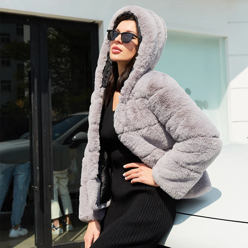 

Fashion High Quality Furry Faux Fur Coats and Women with Hooded Winter Elegant Thick Warm Outerwear Fake Fur Jacket