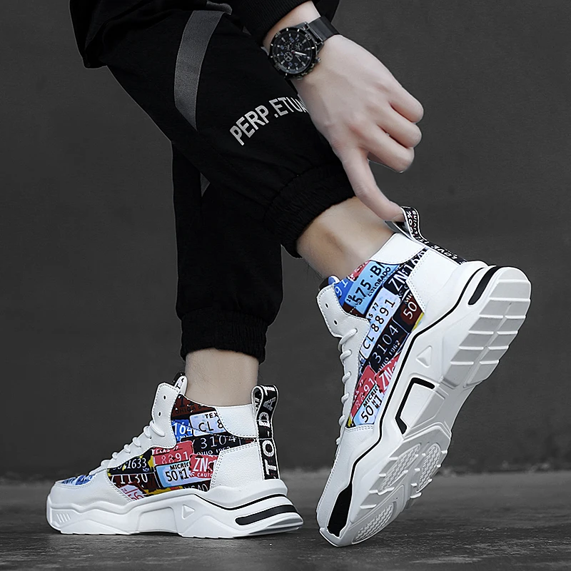 Мужские высокие кроссовки белые дышащие сетчатые со шнуровкой повседневная