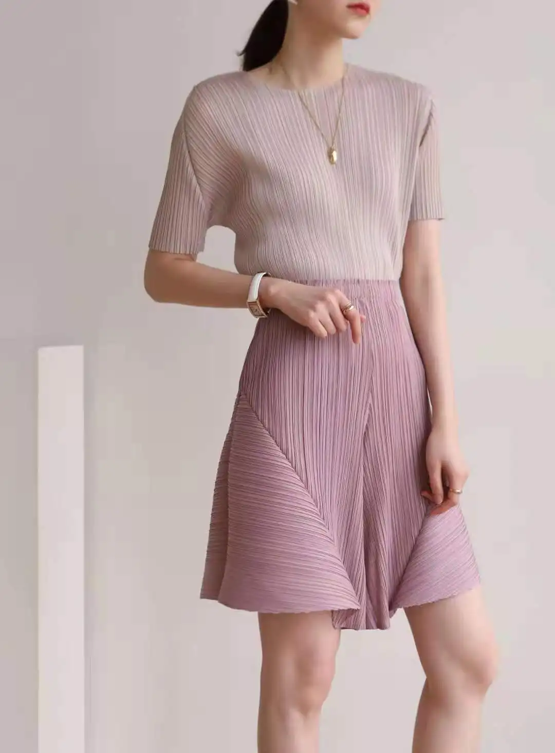 

Fashion pleated shorts 2021 summer golden classic solid color shorts