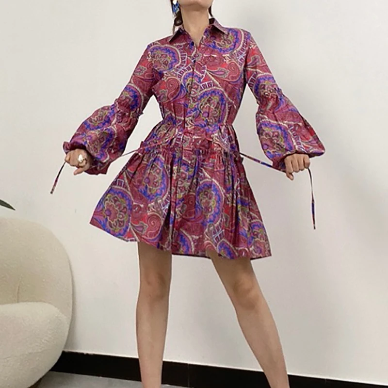 

Женское хлопковое мини-платье с отложным воротником и длинным рукавом