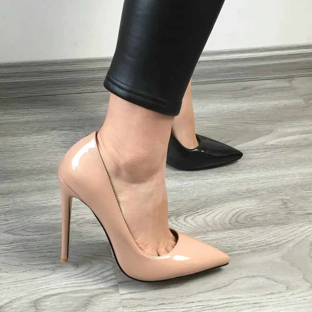 Женские вечерние туфли лодочки на шпильке из лакированной кожи с леопардовым