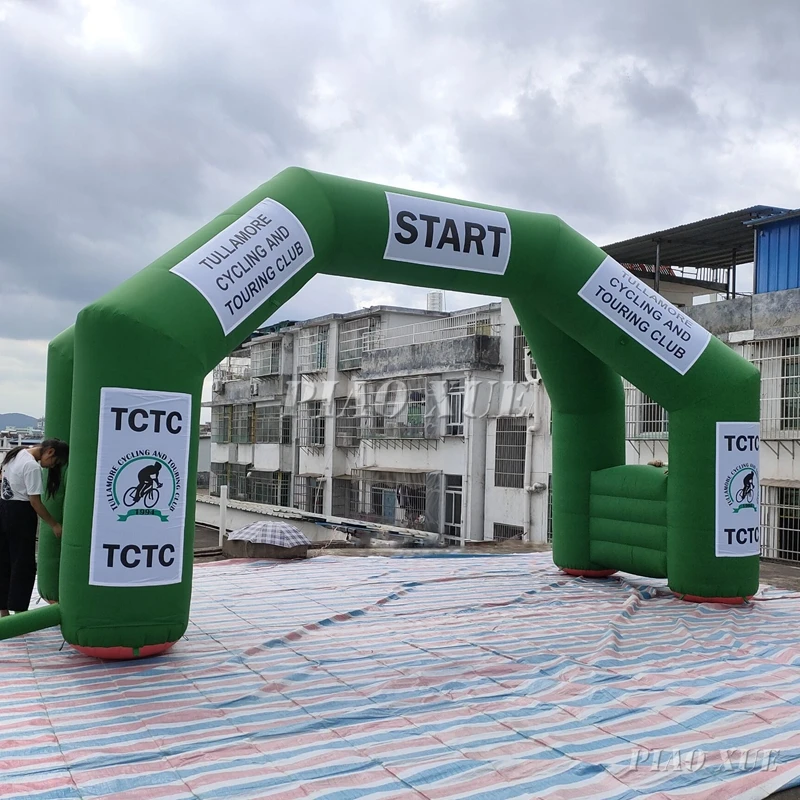 L&iacute;nea de acabado de arco inflable personalizada de cuatro patas de 20 pies con pancartas extra&iacute;bles para evento deportivo y de carrera-5