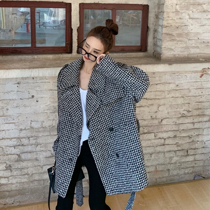 

Осенне-зимнее Женское шерстяное пальто средней длины, новая верхняя одежда в Корейском стиле, шерстяное пальто в клетку с узкой талией и поя...
