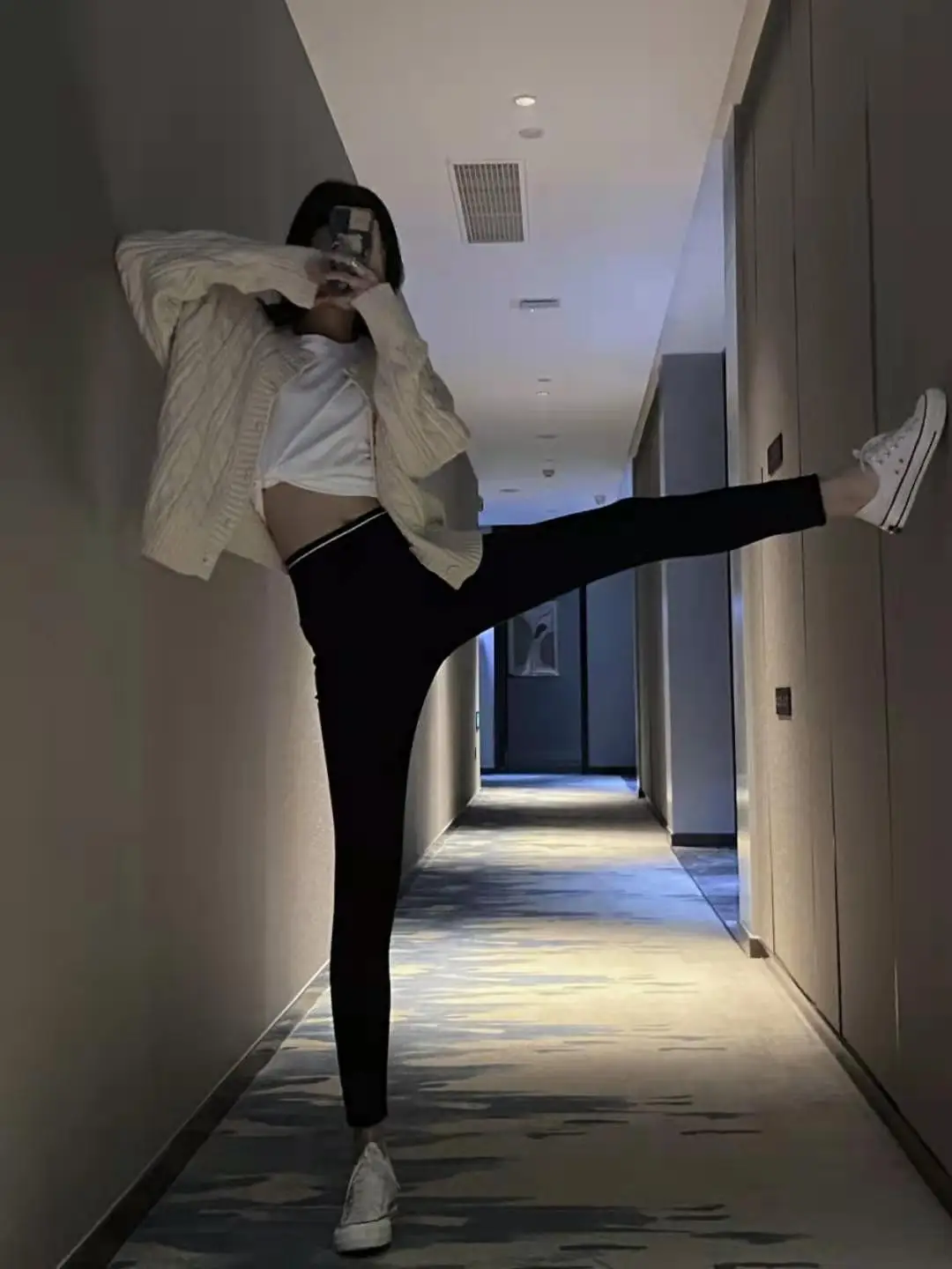 

Guochao girls' pants 2.0 autumn and winter Plush Leggings slim and slim with black pants and cropped pants