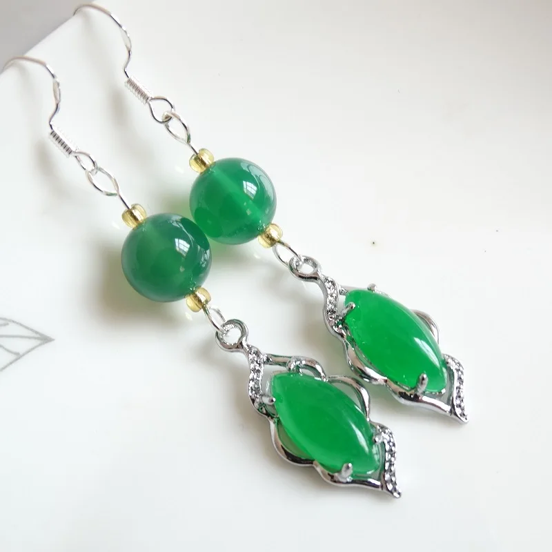 Самодельные серьги капли из серебра 925 пробы с натуральным зеленым нефритом