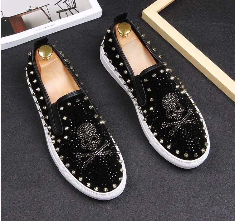 

NEW luxury Genuine Leather Men Slippers Superstar Casual Low Top Rivets Men Loafers Round Toe Flat Wedding dress Shoes size38-44