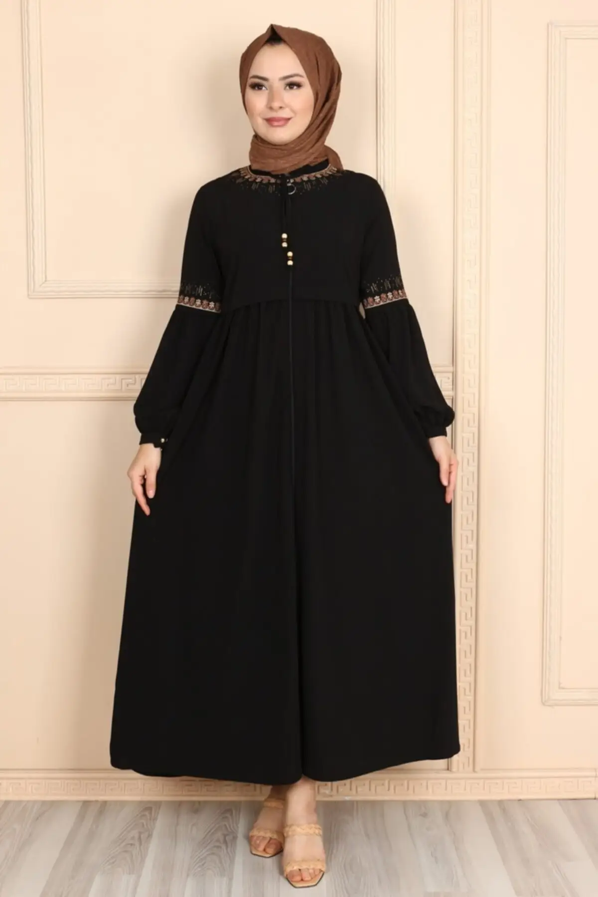 

Women's Black Handle Embroidered Gemstone Ferace