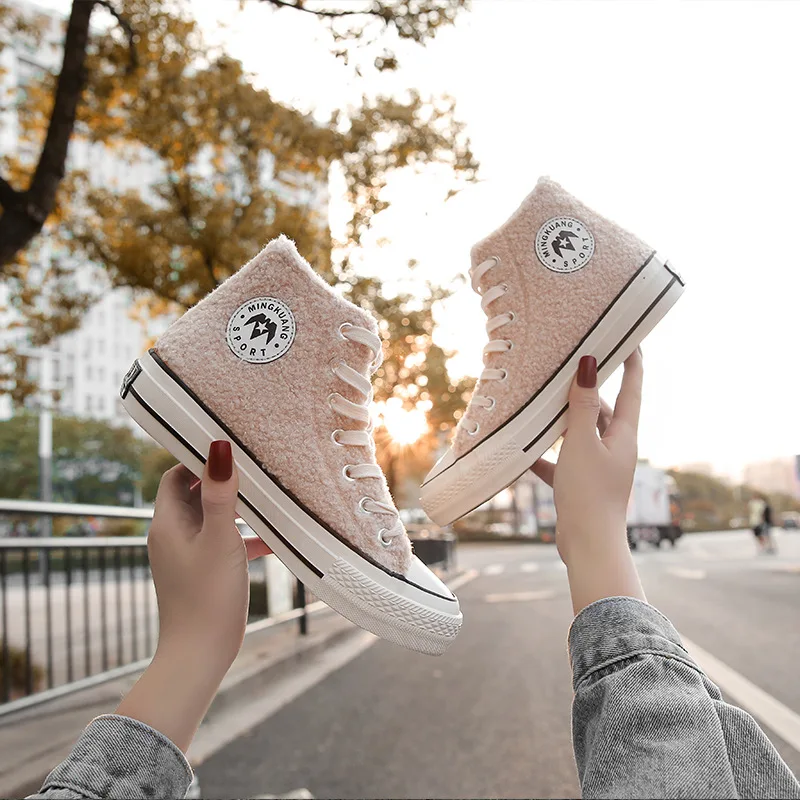 Женские теплые кроссовки на меху Повседневные высокие из флока плоской подошве