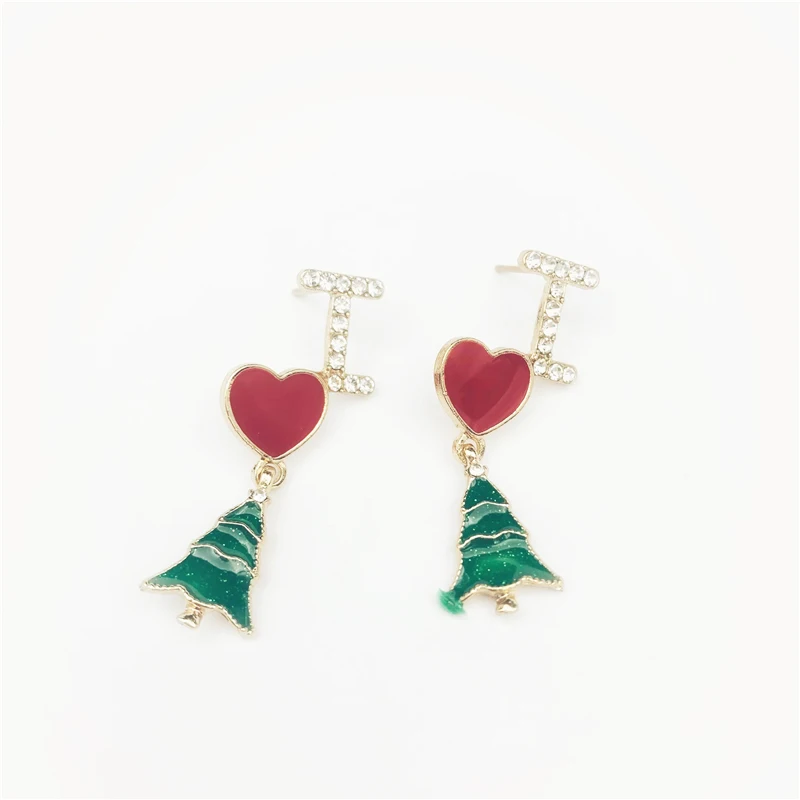 

European and American Christmas Charm Metal Earrings for Women Cute Pendant Stud Earring Holiday Fashion Boucle D’Oreille