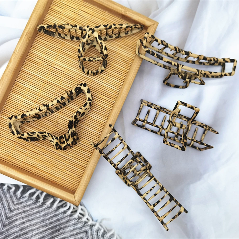 

Women Girls Leopard Hair Claw Clamps Metal Hair Crab Hair Claws Clip Solid Color Hairpin Large Size Hair Accessories