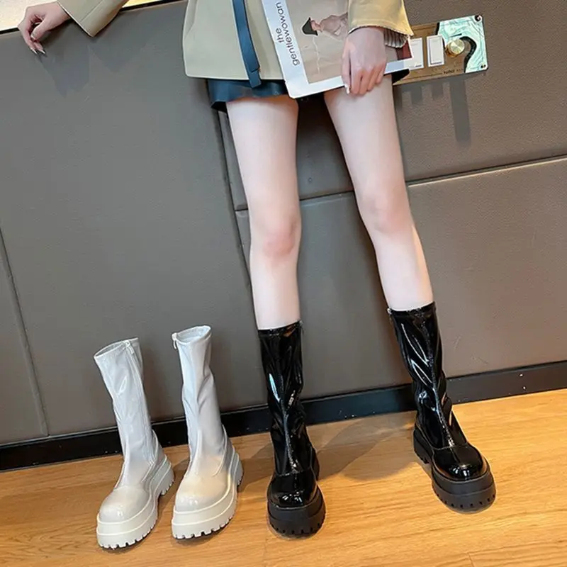 Брендовые дизайнерские ботинки из лакированной кожи утепленные Ботинки Челси