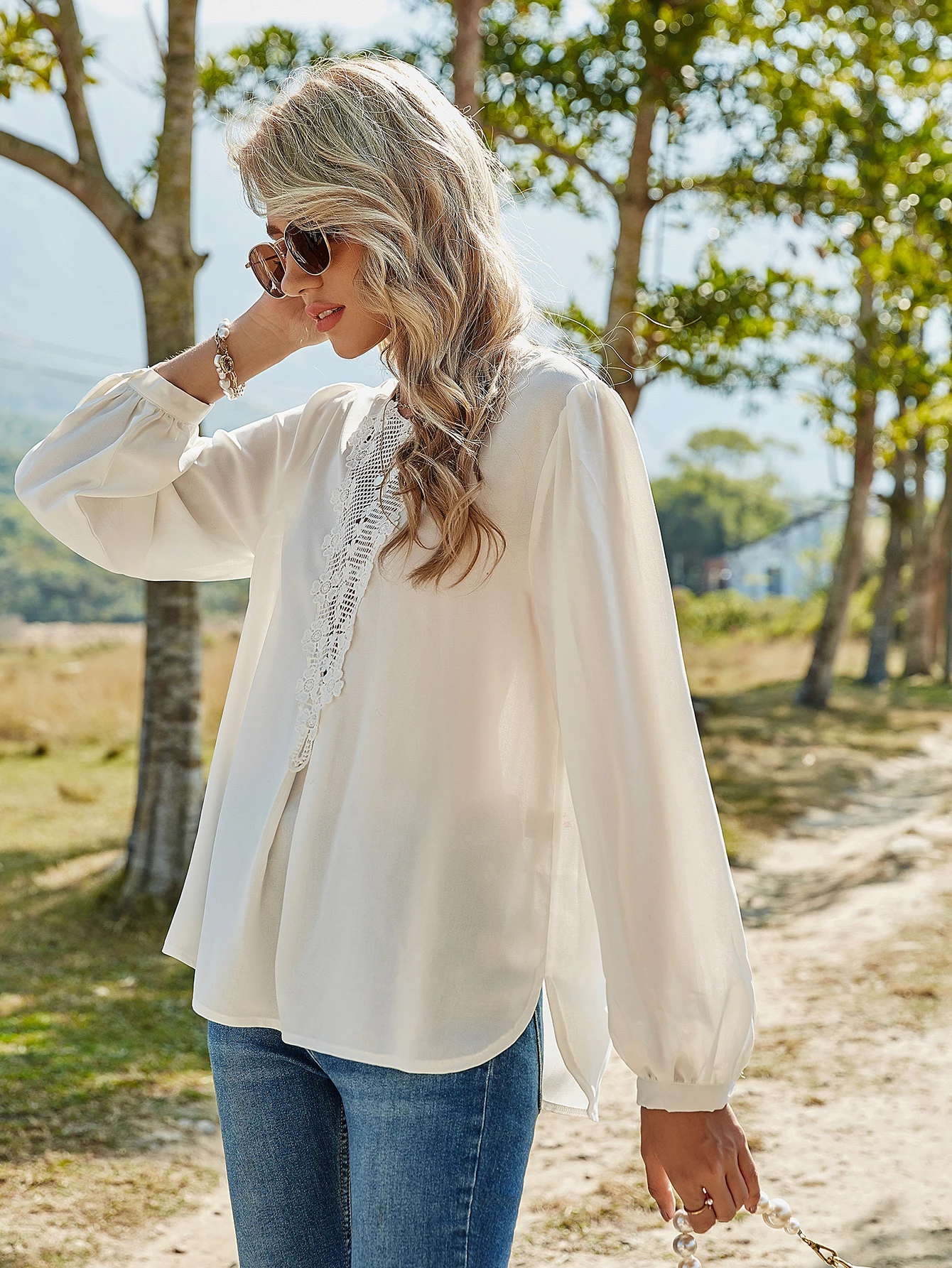 

2021 Spring Top New Women's Hollow Lace Long Sleeve White T-Shirt Stitching Solid Color Casual Oversized t-shirt