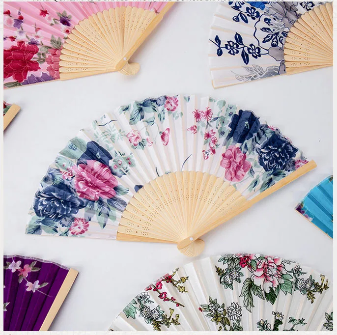 

Retro Flower Pattern Chinese Style Folding Fan Wooden Classical Fans For Female Party Cosplay Wedding Birthday