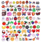 100 шт. шарики для мальчиков, для детей, девочек, животные, фрукты, цветы, пирожные, музыкальные символы, различные отверстия, сабо, мюли, украшения, дешевый подарок