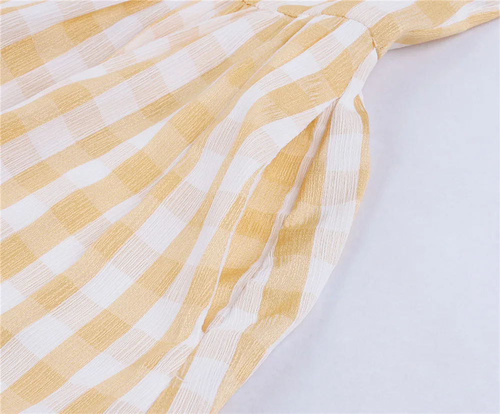 Платье-миди трапециевидное в клетку с оборками батальных размеров | Женская