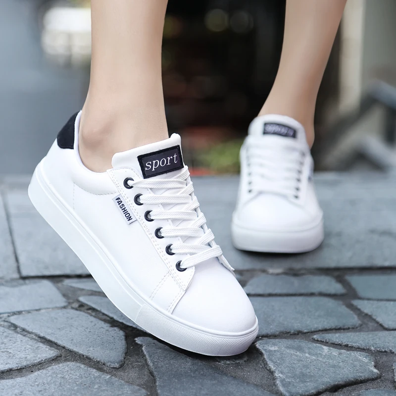 Женские теннисные туфли кроссовки на толстой платформе спортивная обувь для