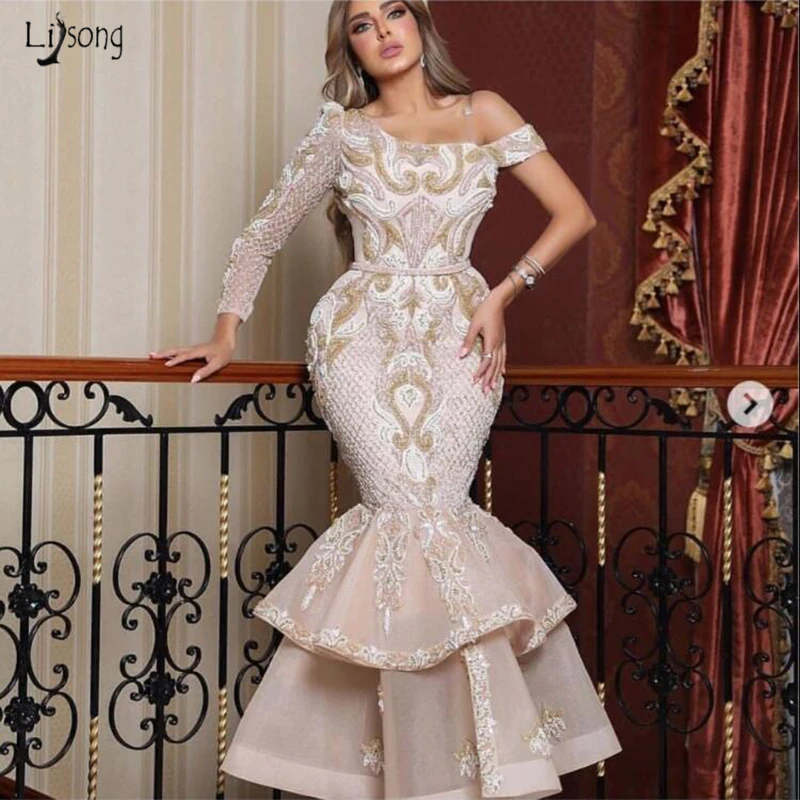 Женское вечернее платье с аппликацией длинное Многоярусное одним открытым