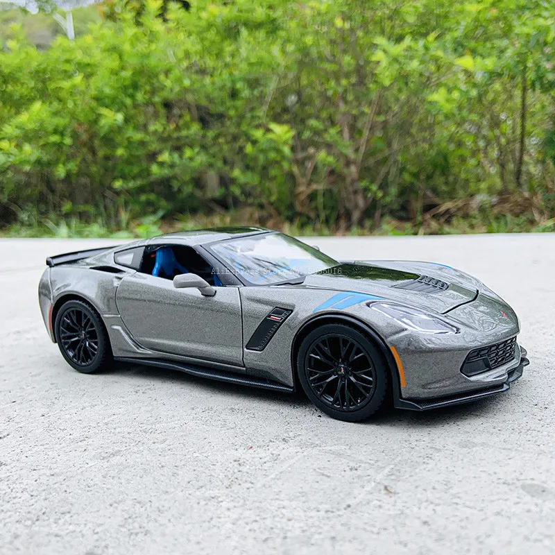 Спортивная модель автомобиля Maisto 1:24 2017 Chevrolet Corvette из сплава декоративная