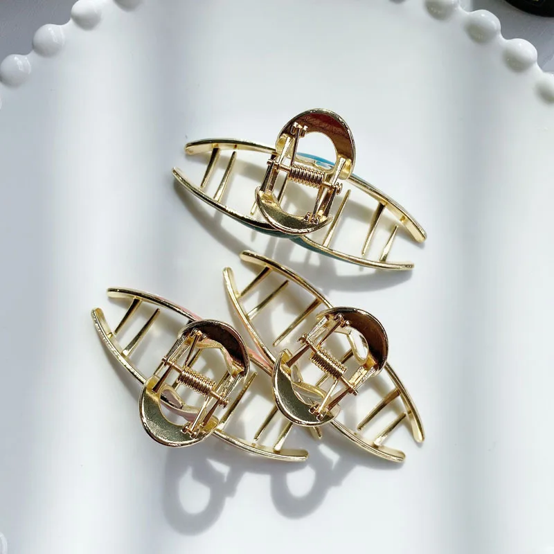 

Women Girls Geometric Hair Claw Clamps Metal Hair Crab Moon Shape Hair Claw Clip Solid Color Hairpin Large Size Hair Accessories